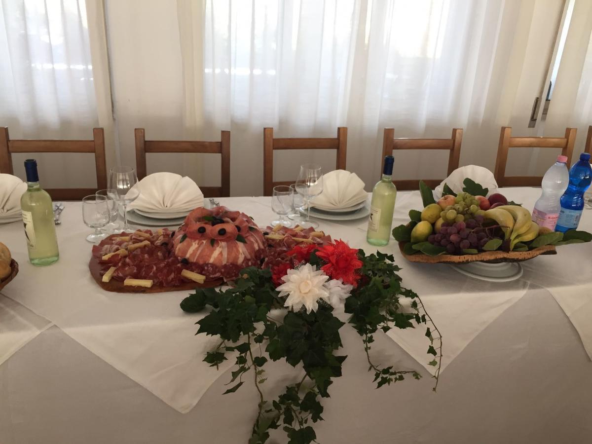 Hotel La Vela Valledoria  Luaran gambar